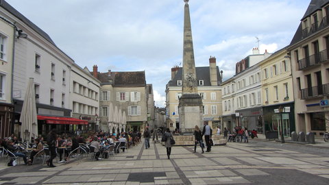 Chartres avril 13, Place Marceau