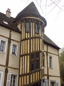 Chartres avril 13, Tourelle d'escaliers dits de la reine Berthe