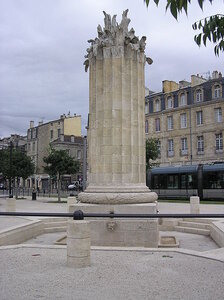 BORDEAUX, 107 BORDEAUX  Fontaine de la Grave