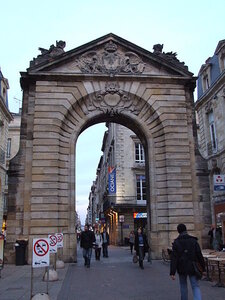 BORDEAUX, 126 Bordeaux          Porte Dijeaux