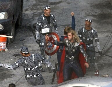 Avengers, chris-hemsworth-en-plein-combat_jpg_500x630_q95
