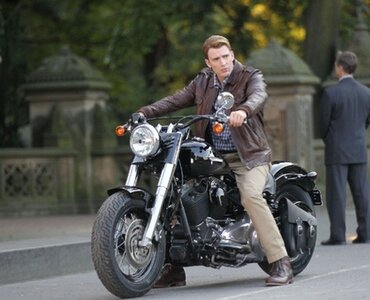 Avengers, chris-evans-en-moto_png_500x630_q95