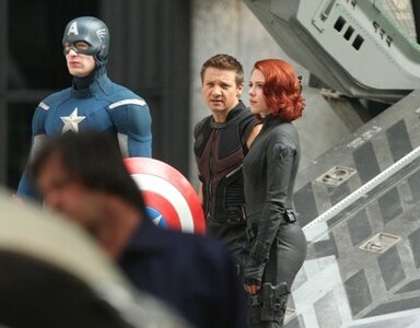 Avengers, chris-evans-jeremy-renner-scarlett-johansson_png_500x630_q95