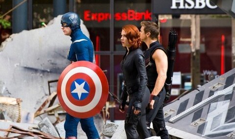 Avengers, les-acteurs-chris-evans-scarlett-johansson-et-jeremy-renner_png_500x630_q95