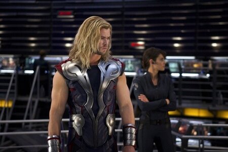 Avengers, chris-hemsworth-cobbie-smulders_jpg_500x630_q95