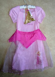 objet à vendre (divers), deguisement princesse 7-8 ans avec sa housse tbe achete 27€ vendu 12€