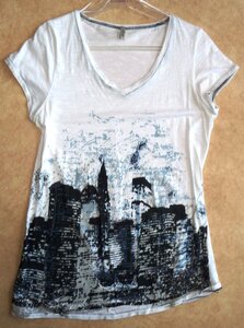 objet à vendre (divers), t-shirt long T46-48 bon etat - 5€