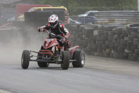 quads , chimay le 1 mai 2010 (super motard) 038