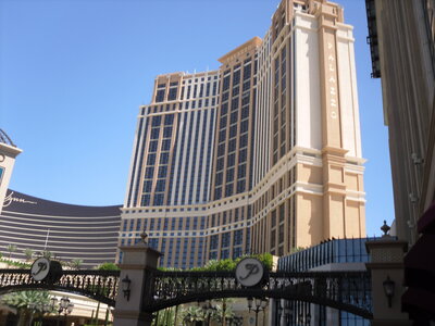 Las Vegas, Las Vegas 1 079