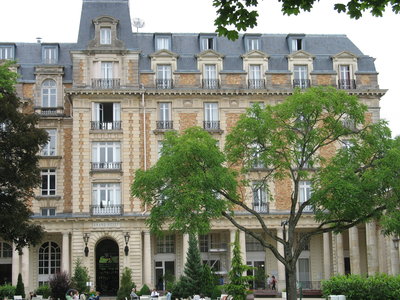 VICHY-VOSGES-ALSACE-LE CREUSOT, 354 VITTEL