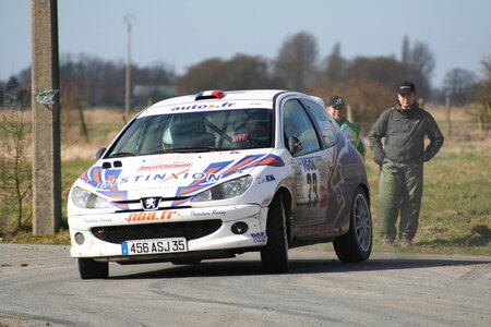 Voitures de course, rallye des routes du nord 170