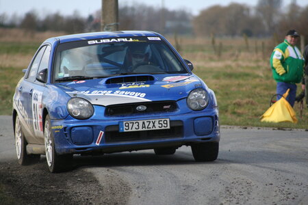 Voitures de course, rallye des routes du nord 179