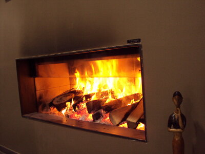 Show-room Ets. Duvivier SA à Rochefort (chauffage, poêlerie, sanitaire, énergies renouvelables), Puissance : 8,5 kW - 170 m³