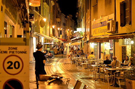 09 Nyons, 10 Nyons by night