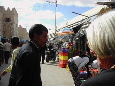 TUNISIE, 162-TunisieNov2010-Sfax le souk deriere la medina