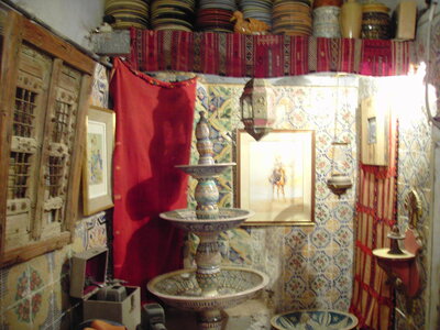 TUNISIE, 1002-TunisieNov2010-souk de tunis interieur d'une boutique antiquit