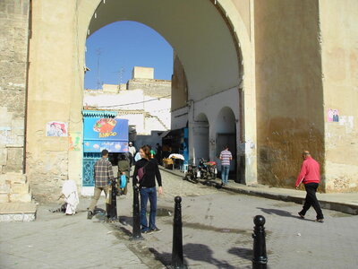 TUNISIE, 23-TunisieNov2010-Sfax entree medina
