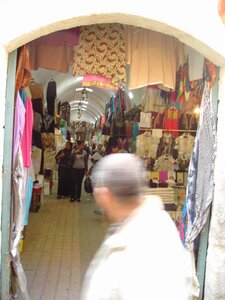 TUNISIE, 174-TunisieNov2010-Sfax le souk deriere la medina