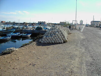 TUNISIE, 121-TunisieNov2010-Kerkennah-port Al attawa-peche aux poulpes