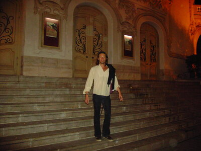TUNISIE, 1081-TunisieNov2010-Tunis theatre descente des marches de nuit