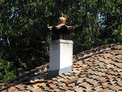 Bulg_2013-Arbanassi, Pour éviter les nids de ... cigognes !