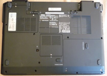 pieces detachees dell inspiron 1721,  N°12  vue de dessous coque