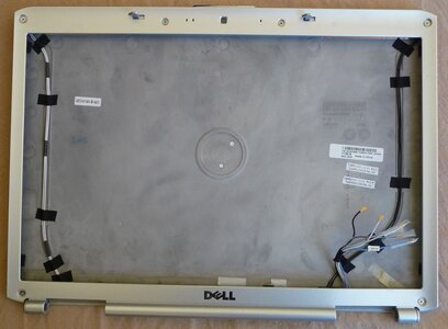 pieces detachees dell inspiron 1721,  N°13  vue de dessous capot