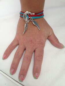 Bracelet, 18€ / Ask for colors