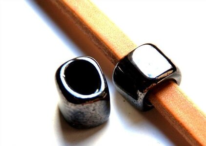Bracelet, Regalize black tube
