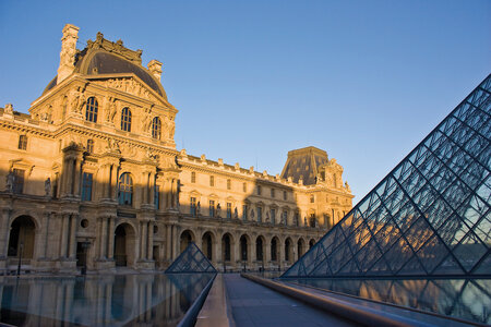 Paris, pyramide_1