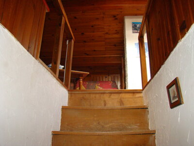 maison st jacques d'atticieux 07340 a vendre, escalier qui mene a la mezzanine