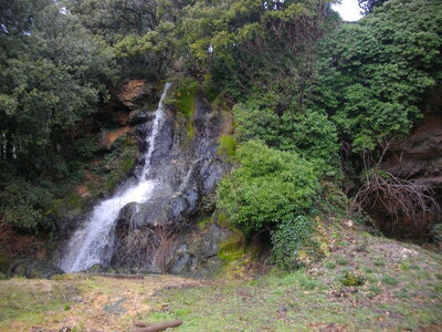 LE PIC DES MOUCHES ET LA CITADELLE, Cascade à Vauvenargues : je ne l'avais encore jamaisvue comme ça !