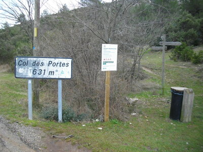 LE PIC DES MOUCHES ET LA CITADELLE, Retour au Col des Portes