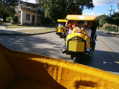 Cuba photo Ch, corrida en cocotaxi dans les rues de La Havane