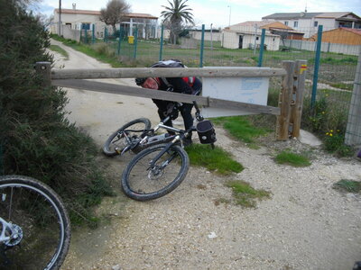 GR 2013 : DU PAS DES LANCIERS A MARTIGUES, Arrivée du côté de Châteauneuf-lès-Martigues...