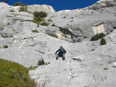 ESCALADE AUX PLATES DALLES, Denis dans Tranquillité Assurée