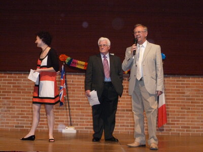 2011, 015