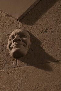 25 - Paris by night, Visage