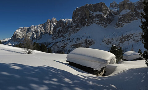2014-03-02-07-ski-dolomites, panorama-chalets-2014-03-07