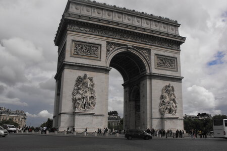 Paris, Champs - Elysées  12 
