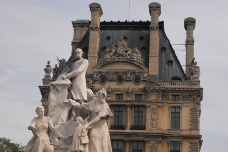 Paris, Tuileries - Louvre  8 