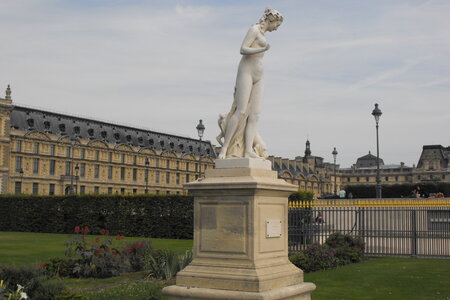Paris, Tuileries - Louvre  12 