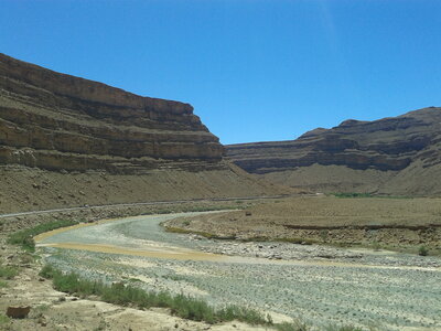 Maroc à vélo, et puis les gorges du Ziz apparaissent !