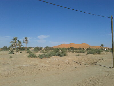 Maroc à vélo, Et la voilà la dune de Merzouga (un tas de sable de 27km de long sur 6 de large)