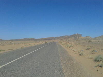 Maroc à vélo, Et direction Alnif (pleine ouest).