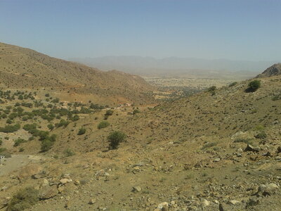 Maroc à vélo, à l’’assaut du col du Kerdous (le détournement légèrement pentu m’’a imposé un peu de marche à pieds.