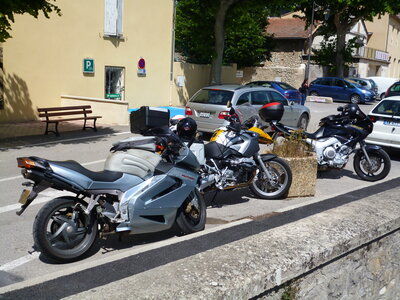 Lubéron mai 2014, 05-Buis_01