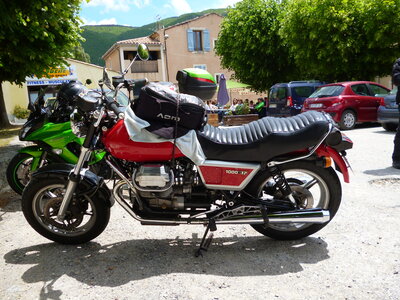 Lubéron mai 2014, 07-Montbrun_02