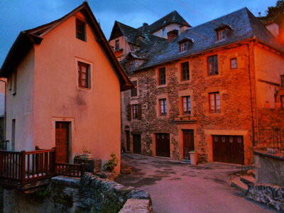 Lubéron mai 2014, 16-Estaing_06