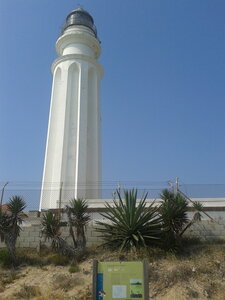 Maroc à vélo, Le phare de Trafalgar (sans doute construit pour éclairer la bataille du même nom ! non ?)